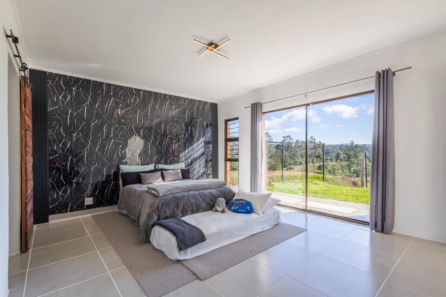 To Let 6 Bedroom Property for Rent in Harkerville A H Western Cape